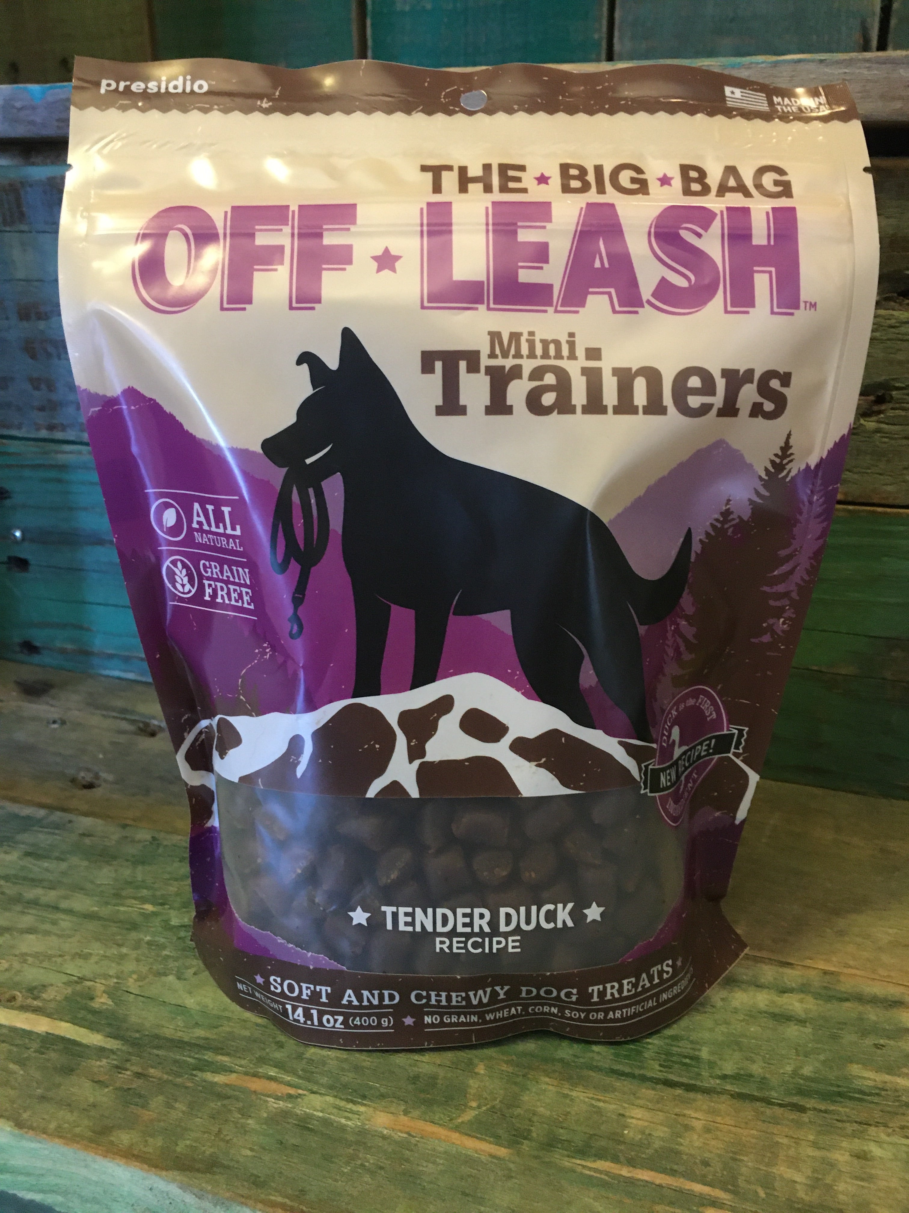 Off leash shop dog treats